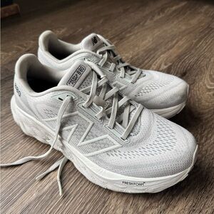 New Balance Fresh Foam 880 in Light Gray